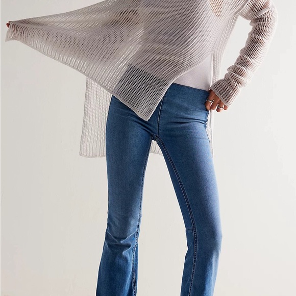 Low rise free people penny pull on flares 26 -in perfect shape - Picture 3 of 8